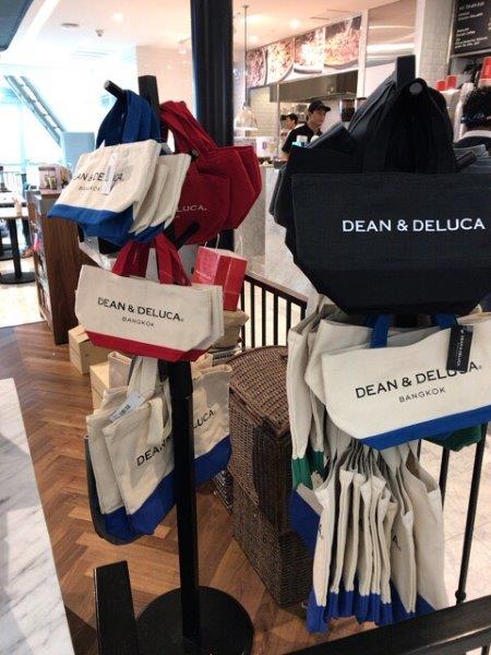 DEAN & DELUCAのバンコク限定トートバッグ、スワンナプーム空港でも 